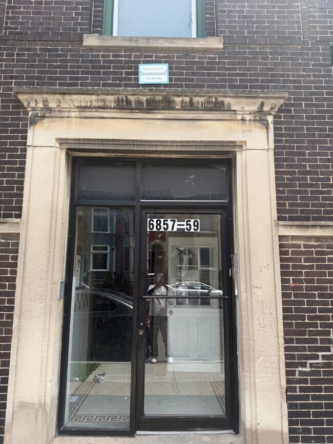 Foto del edificio - 6859 S King Dr