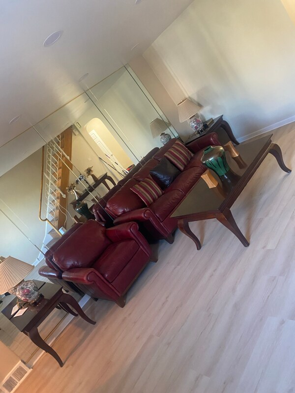 Building Photo - 178 E Fariston Dr