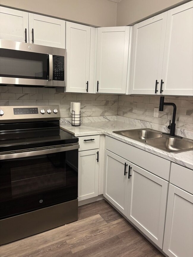 Building Photo - Georgia Street Apartments