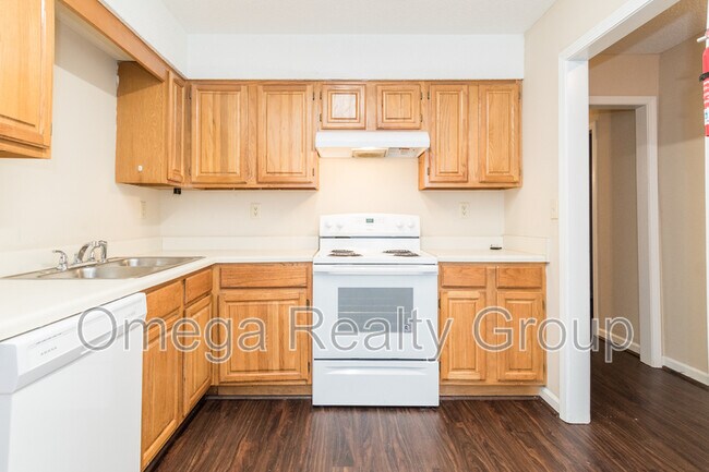 Building Photo - 1645 Park Terrace