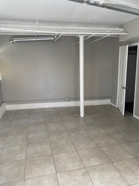 Building Photo - 1002 E 43rd St