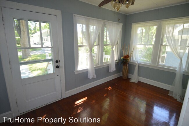 Building Photo - 3 br, 3 bath House - 1200 Cottonwood Street