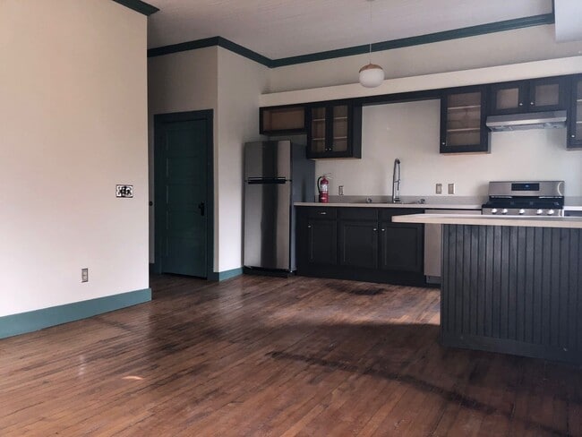 Building Photo - White Sulphur, LLC 171
