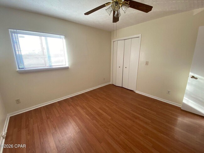 Foto del edificio - 1538 Mulberry Ave
