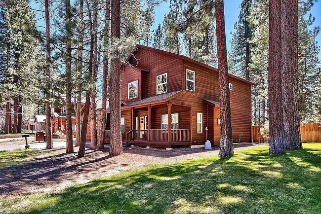 Foto del edificio - 1308 Angora Lake Rd