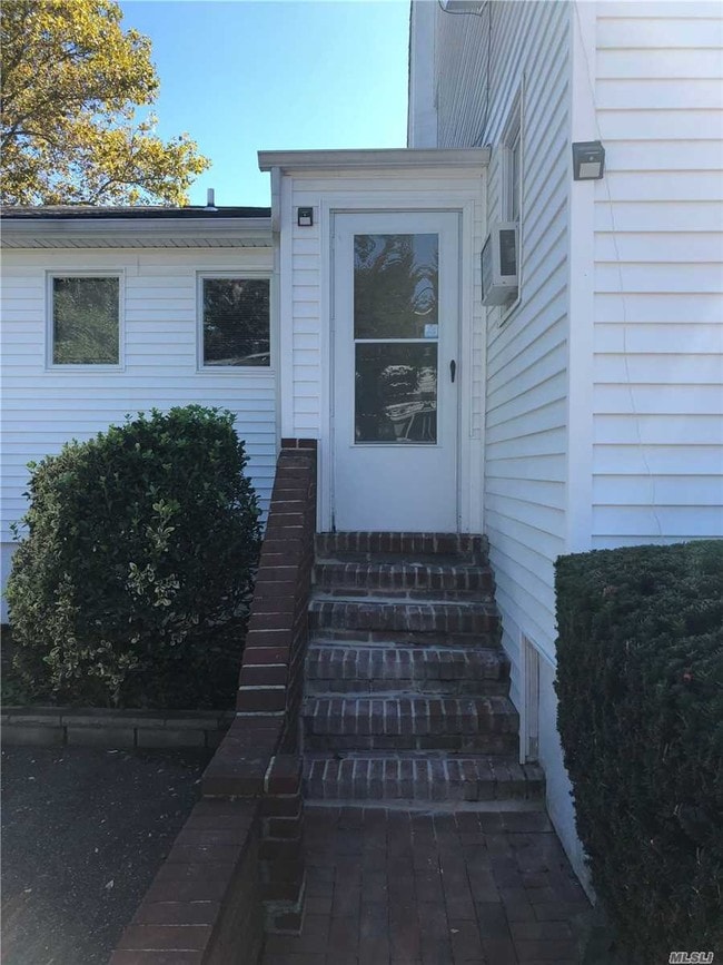 20 July Ave, Bayville, NY 11709 Apartment for Rent in Bayville, NY