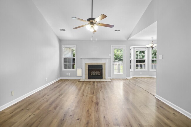 Building Photo - 1644 Cedar Springs Cir