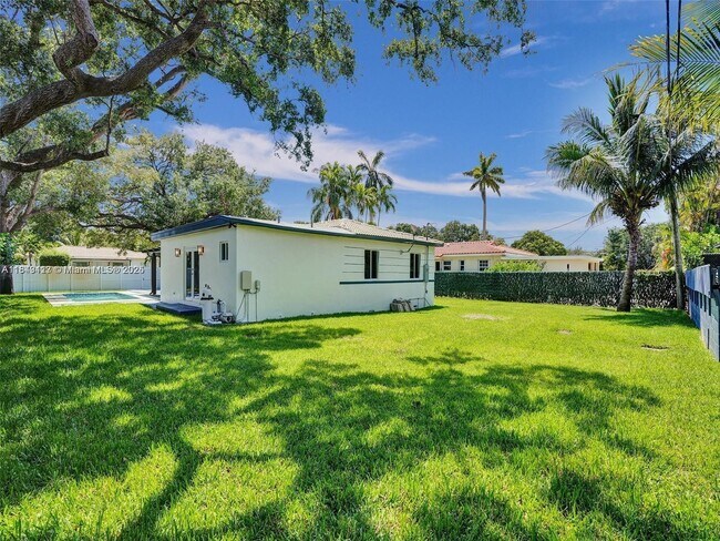 Foto del edificio - 11102 NE 9th Ct