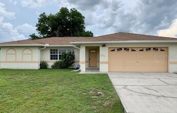 Building Photo - 301 Chiquita Ct
