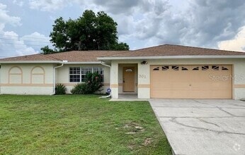 Building Photo - 301 Chiquita Ct