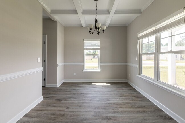 Building Photo - 300 Waylon Wy