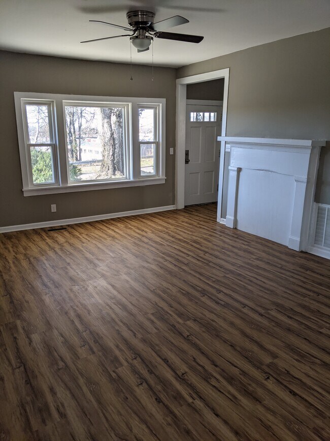 Sala de estar - 427 S Academy St