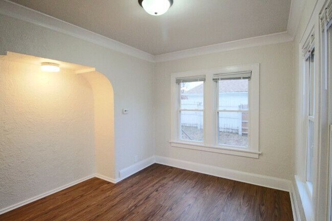 Foto del edificio - 221 W Ring St