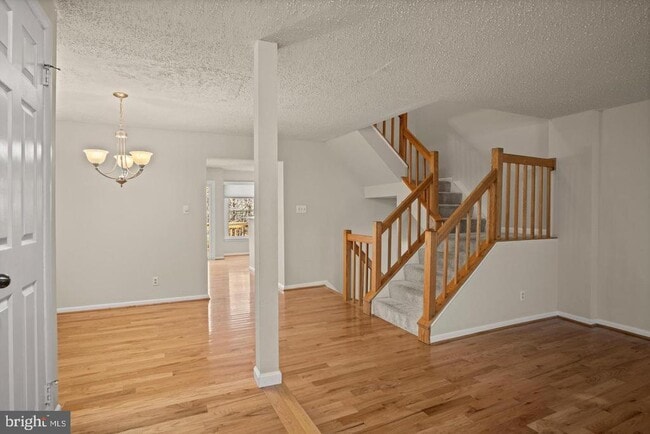 Building Photo - 1602 Oak Spring Way