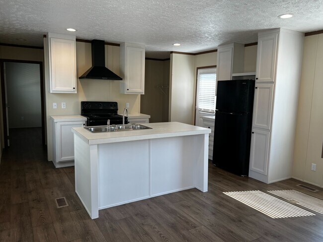 Building Photo - 709 N Collins Fwy