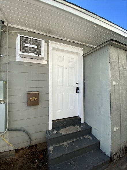 Photo - 706 Dumble St Apartment