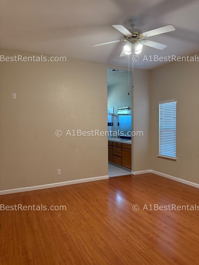 Building Photo - 1216 McGuire Dr