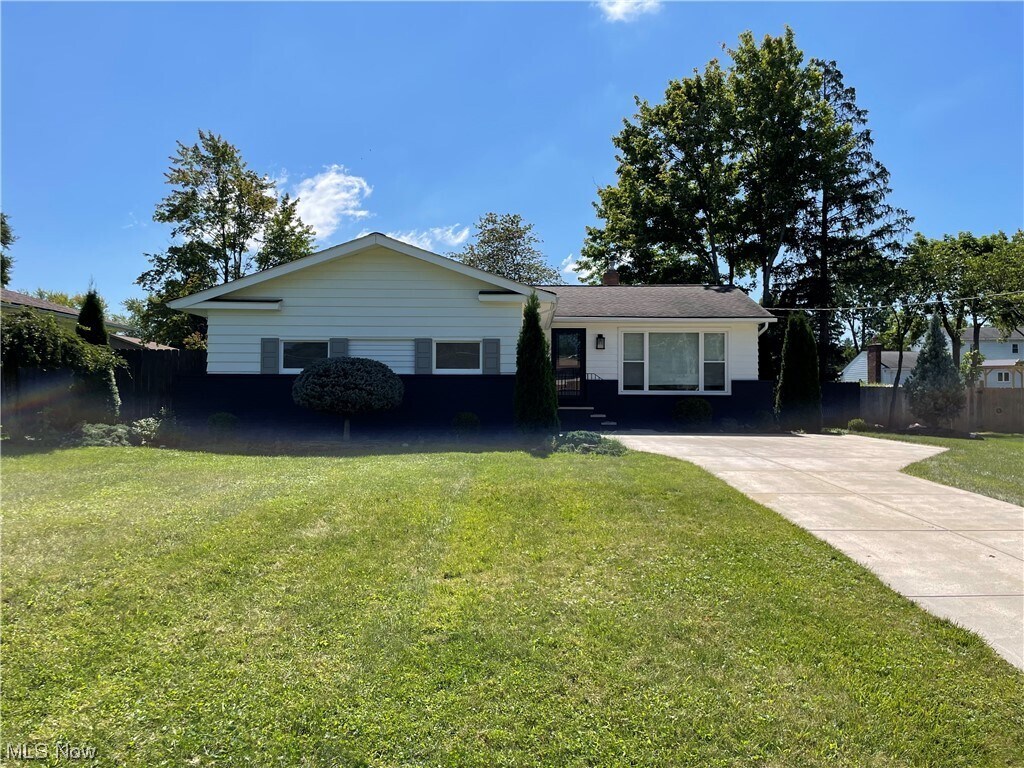 Primary Photo - 18467 Bonnie Ln