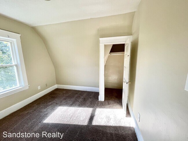 Foto del edificio - 3 br, 1 bath House - 924 Long Ave
