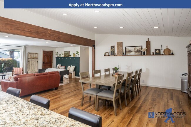 Foto del edificio - Fantastic 4+ Bedrooms, 2.5 Bath Home is So...