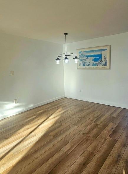 Building Photo - 1505 Crescent Cir