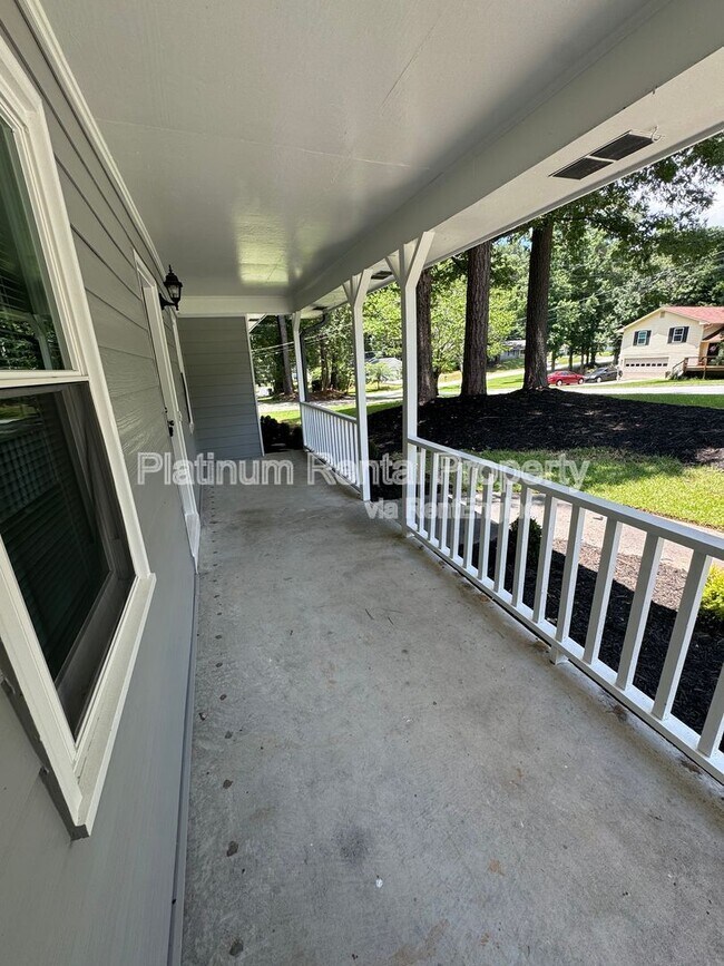 Building Photo - 3165 Arden Way SW