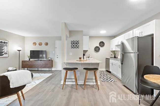 Building Photo - 1000 Pheasant Hollow Dr