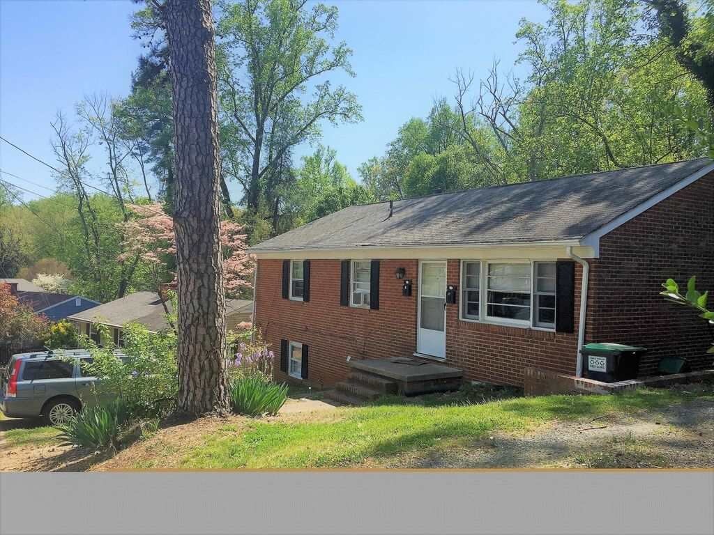 Primary Photo - 105 N Baker St
