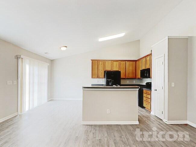 Building Photo - 5213 Hildreth Court