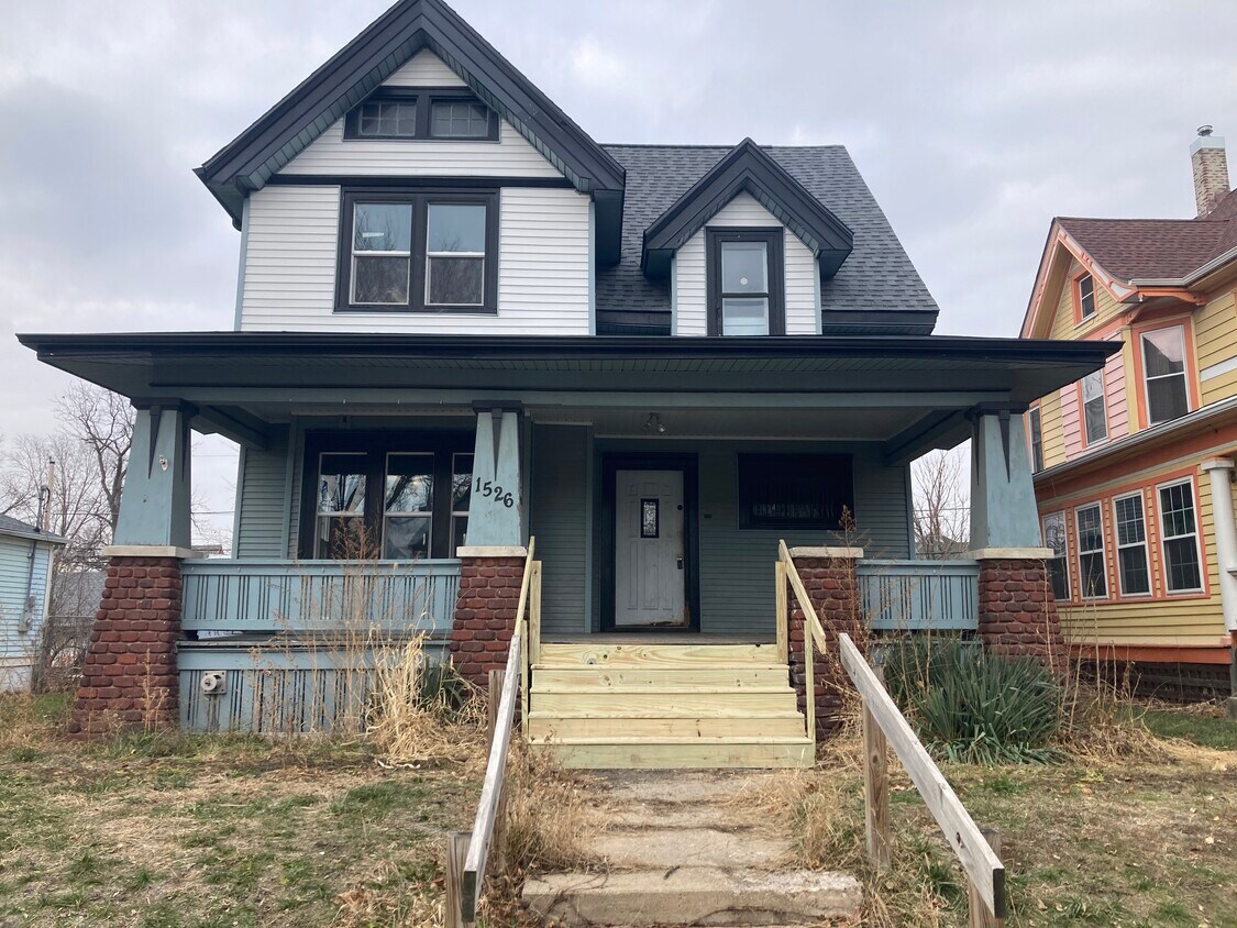 Foto principal - 1526 4th Ave SE