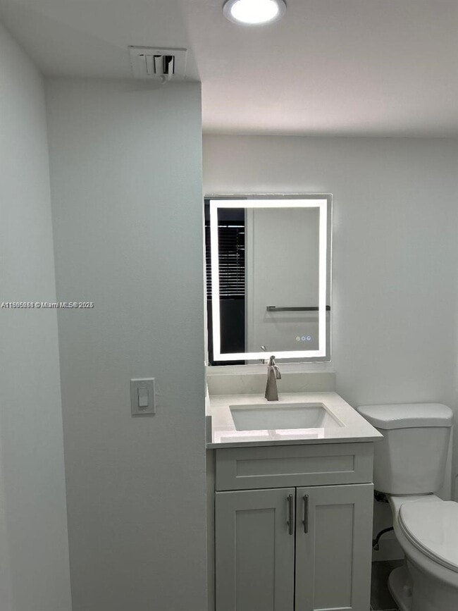 Foto del edificio - 6045 NW 186th St