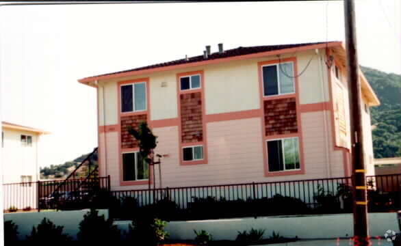 Building Photo - Crest Avenue Apartments