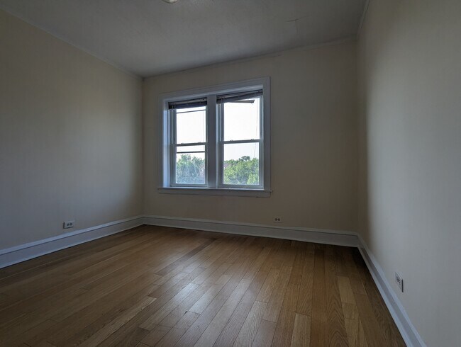 Foto del edificio - 3533 W Fullerton Ave