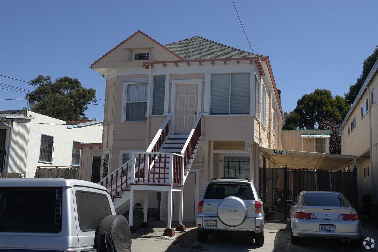 Foto principal - 3430-3434 School St
