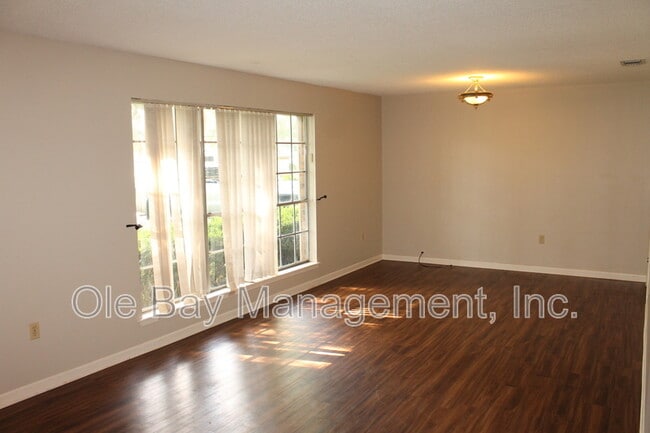 Building Photo - 5470 Barbara Dr