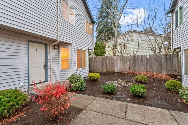 Building Photo - Now Leasing at Jonathan’s Place – Modern C...