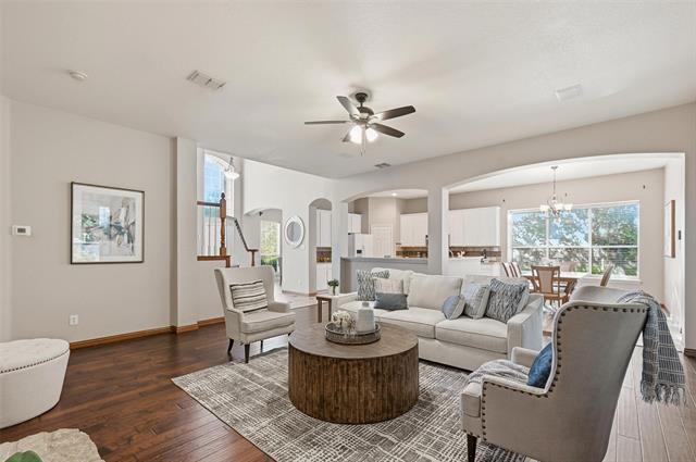 Building Photo - 2085 Club Lake Cir