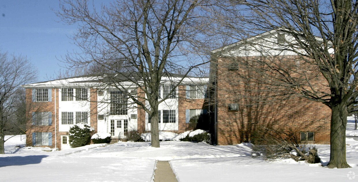 Primary Photo - 500 Romeo Rd