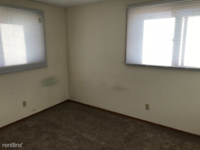 Building Photo - 300 Westland Dr