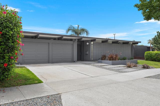 Building Photo - 3832 E Casselle Ave