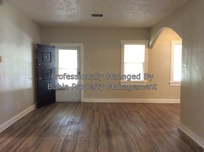 Building Photo - 1806 E Frierson Ave