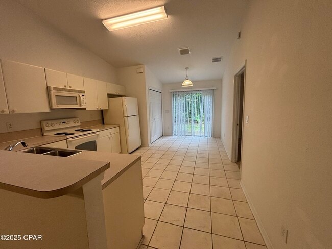 Building Photo - 3022 Meadow St