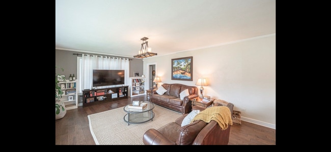 Building Photo - 1005 W Cuthbert Ave