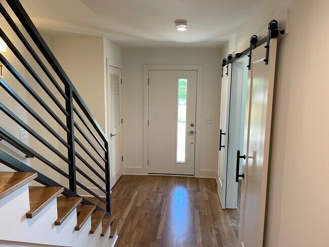 Entryway - 110 Oceola Ave