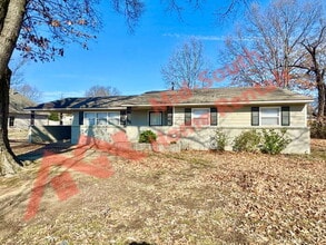 Building Photo - 954 E Holmes Rd