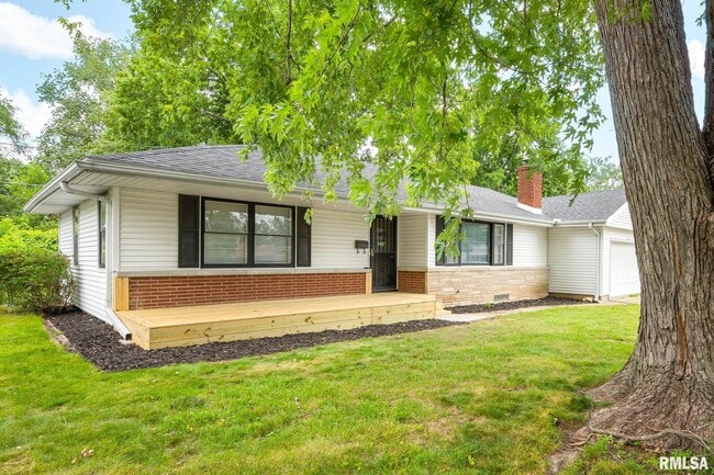 Building Photo - 1407 W Sunnyview Dr