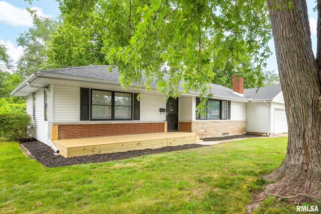 Foto del edificio - 1407 W Sunnyview Dr