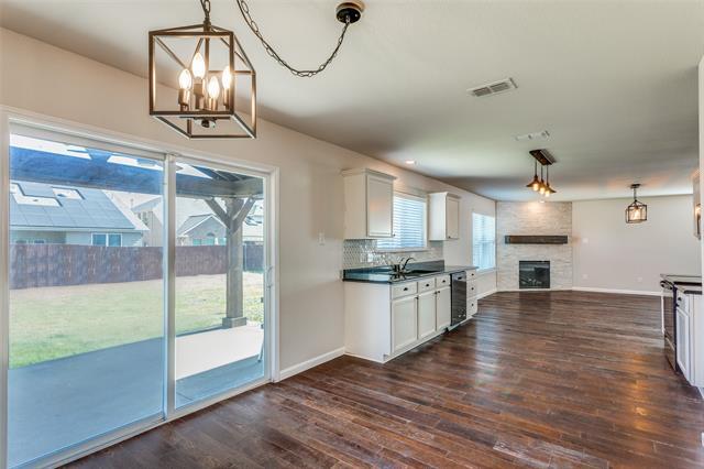 Foto del edificio - 5424 Threshing Dr