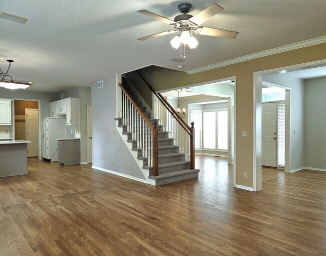 Foto del edificio - 5004 W 156th St