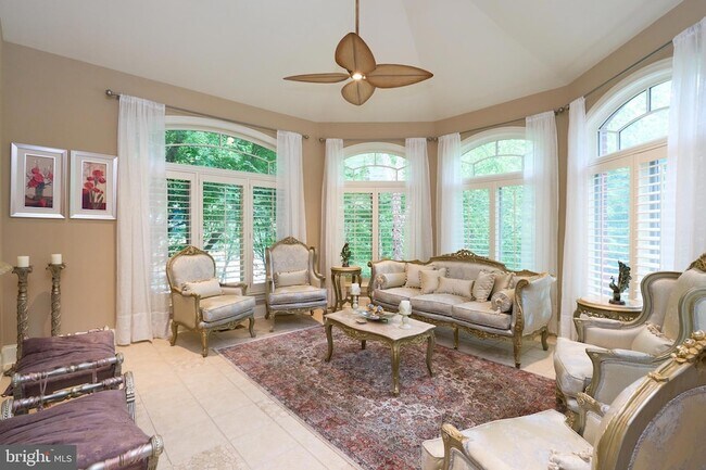 Foto del edificio - 7841 Montvale Way